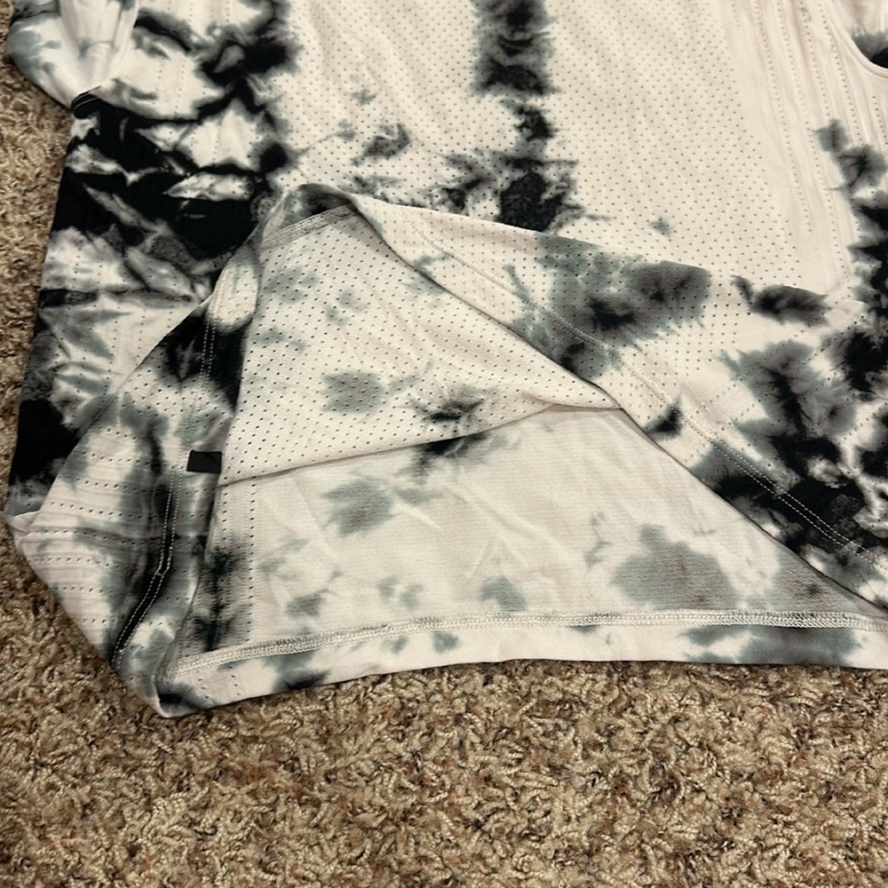 Lululemon Top - Picture 3 of 3